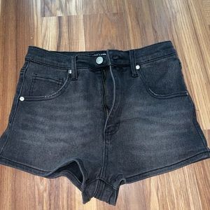 BRAND NEW FASHION NOVA JEAN SHORTS